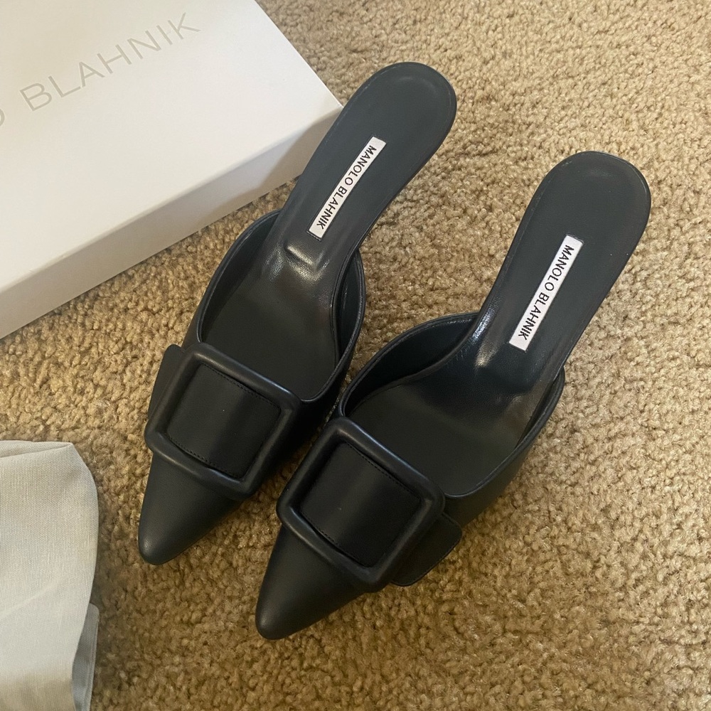 NEW 100% AUTH MANOLO BLAHNIK MAYSALE 50MM BUCKLE POINTED TOE MULE - SZ 40 NAVY
